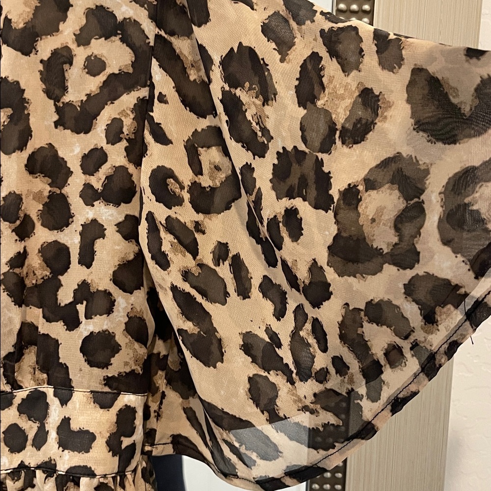 Leopard or Cheetah Print Brown and Black Cover up size Medium - Picture 5 of 8
